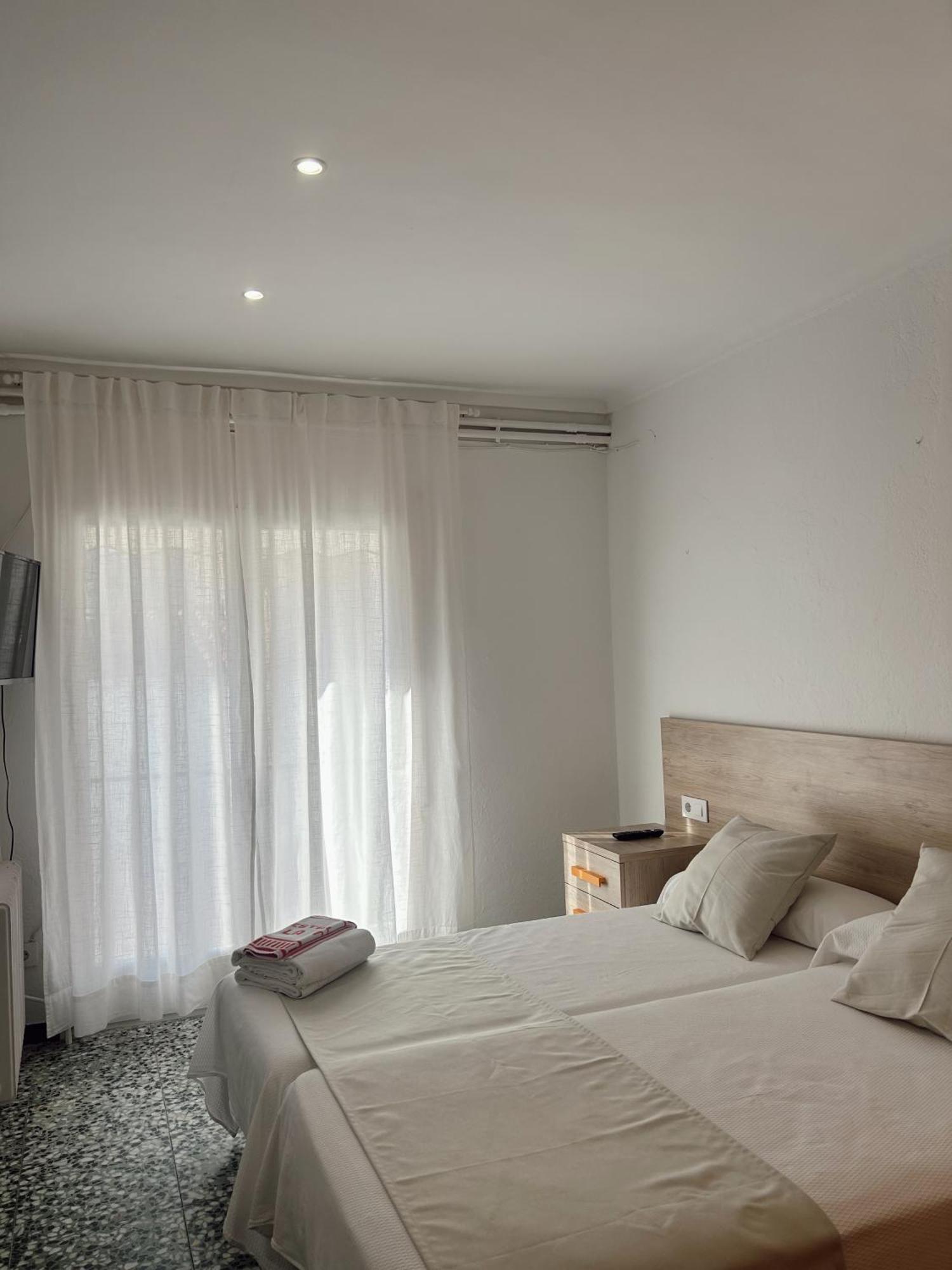 Hostal La Tina El Port De La Selva Ngoại thất bức ảnh